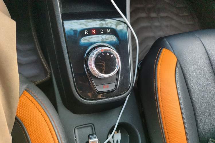 Used Baojun 310 2017 1.5L Automatic Luxury Model Gear Lever