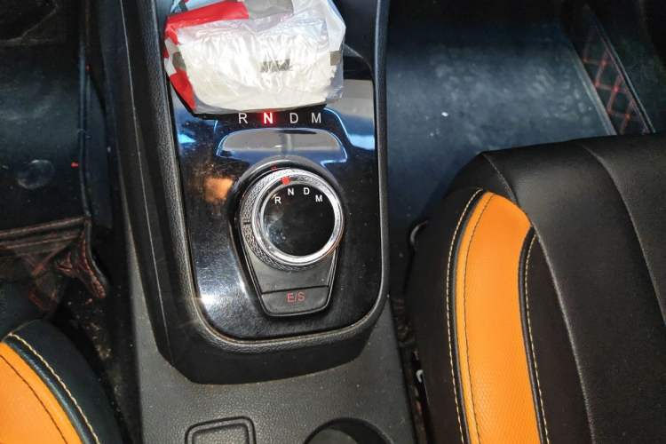 Used Baojun 310 2017 1.5L Automatic Luxury Model Gear Lever