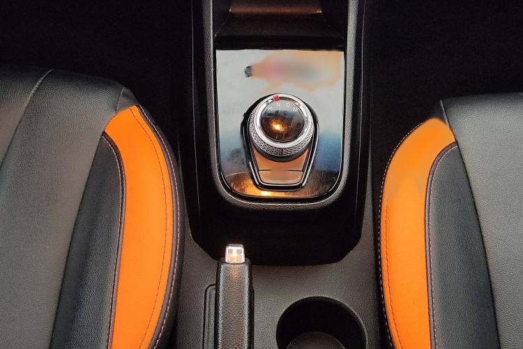 Used Baojun 310 2017 1.5L Automatic Luxury Model Gear Lever