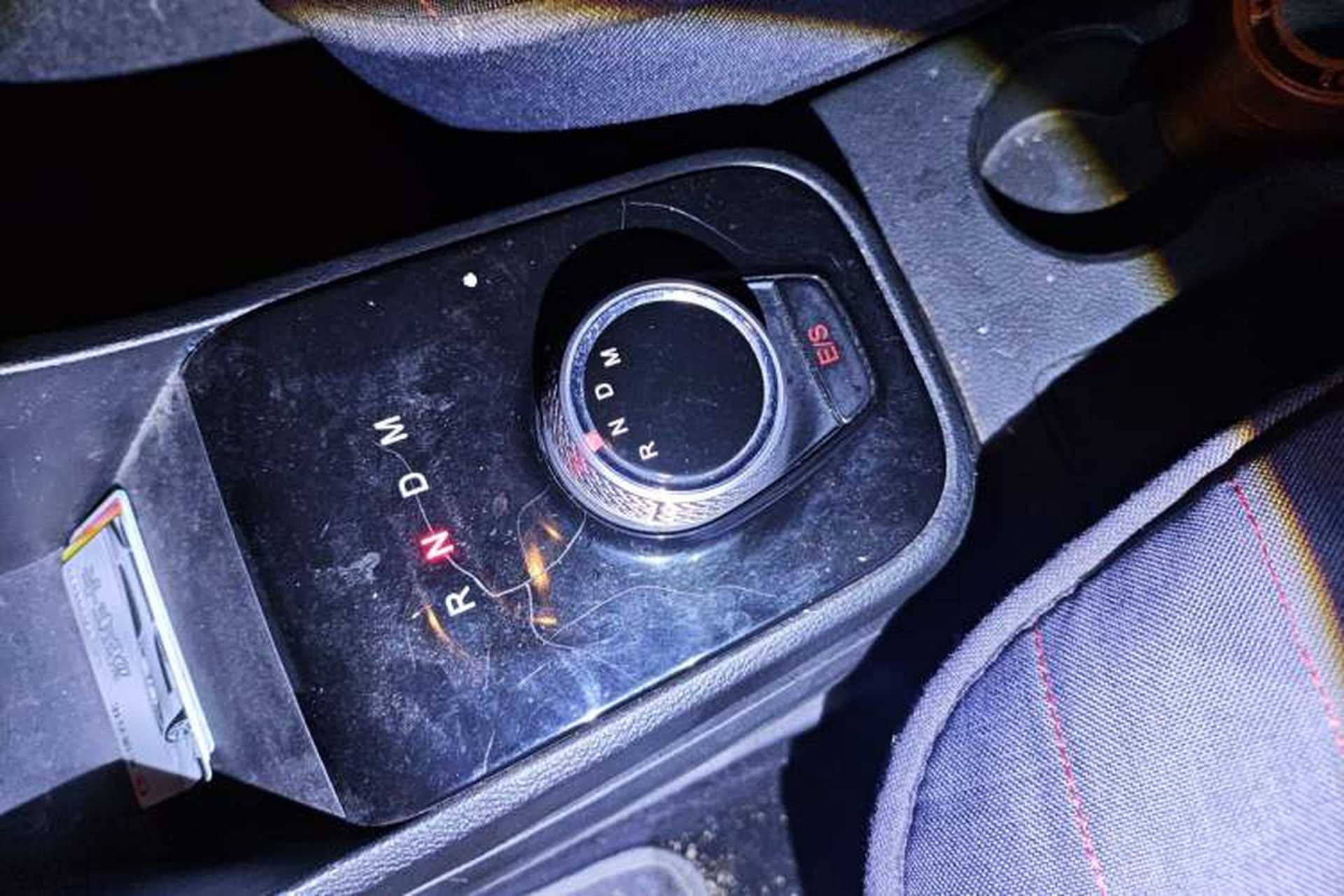 Used Baojun 310 2017 1.5L Automatic Luxury Model Gear Lever