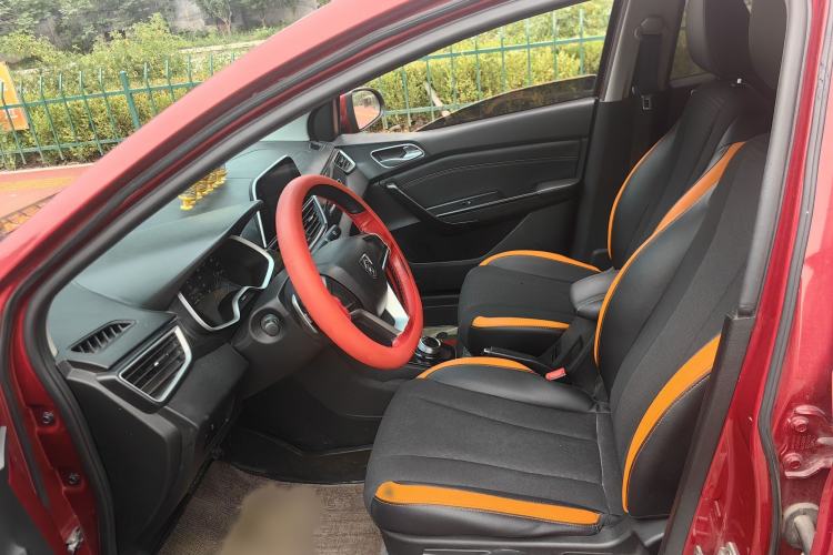 Used Baojun 310 2017 1.5L Automatic Fashion Model Interior 3
