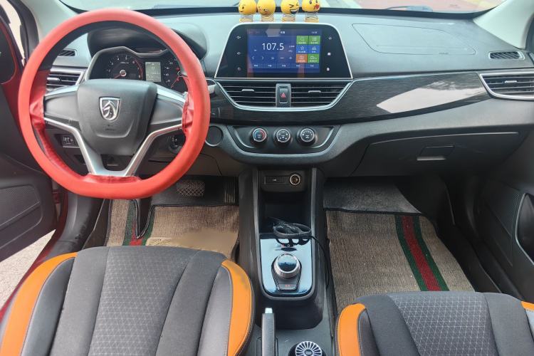 Used Baojun 310 2017 1.5L Automatic Fashion Model Interior 4