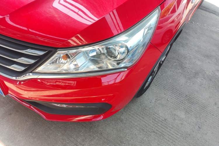Used Baojun 310 2017 1.5L Automatic Fashion Model Left Front Headlight
