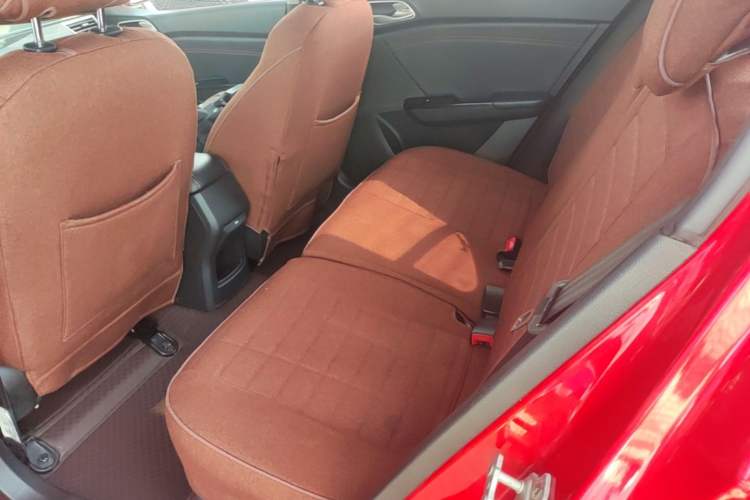 Used Baojun 310 2017 1.5L Automatic Fashion Model Left Rear Seat