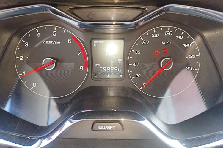 Used Baojun 310 2017 1.5L Automatic Luxury Model Odometer Close Up