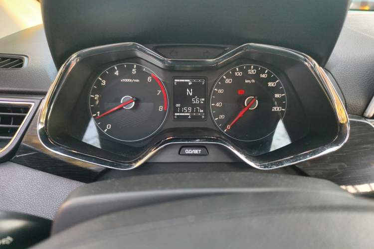 Used Baojun 310 2017 1.5L Automatic Luxury Model Odometer Close Up