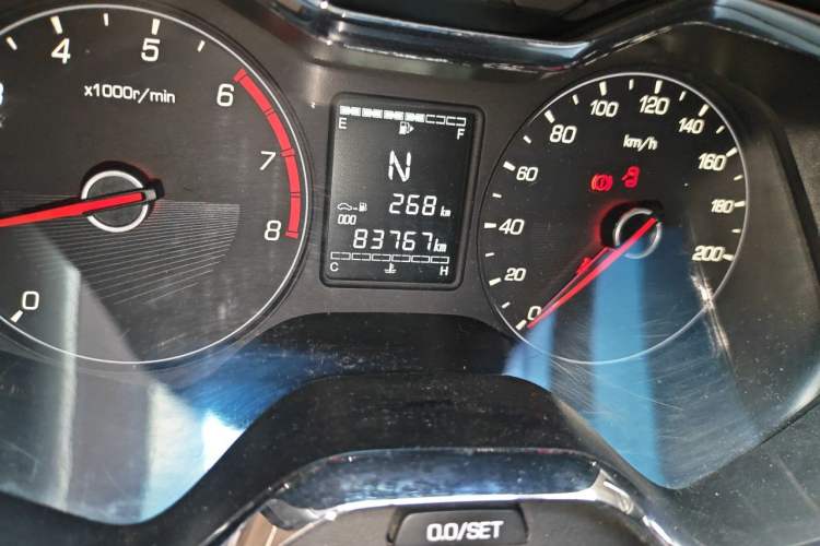 Used Baojun 310 2017 1.5L Automatic Luxury Model Odometer Close Up