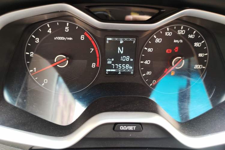 Used Baojun 310 2017 1.5L Automatic Fashion Model Odometer Close Up