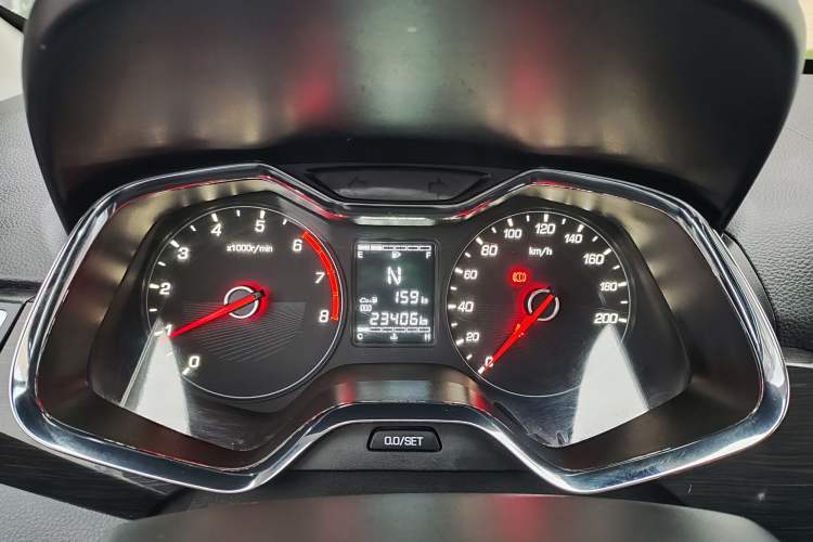 Used Baojun 310 2017 1.5L Automatic Luxury Model Odometer Close Up