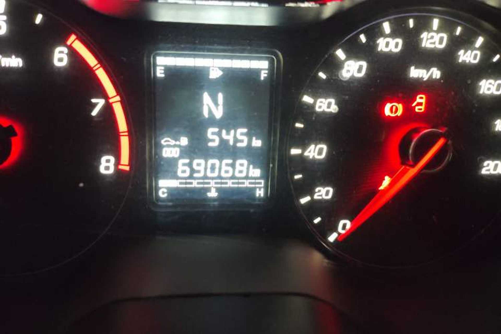 Used Baojun 310 2017 1.5L Automatic Luxury Model Odometer Close Up