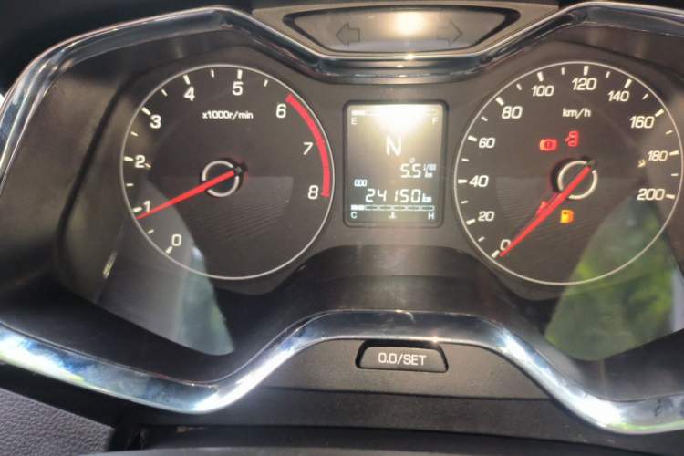 Used Baojun 310 2017 1.5L Automatic Luxury Model Odometer Close Up