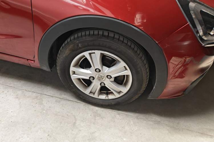 Used Baojun 310 2017 1.5L Automatic Luxury Model Right Front Wheel Hub