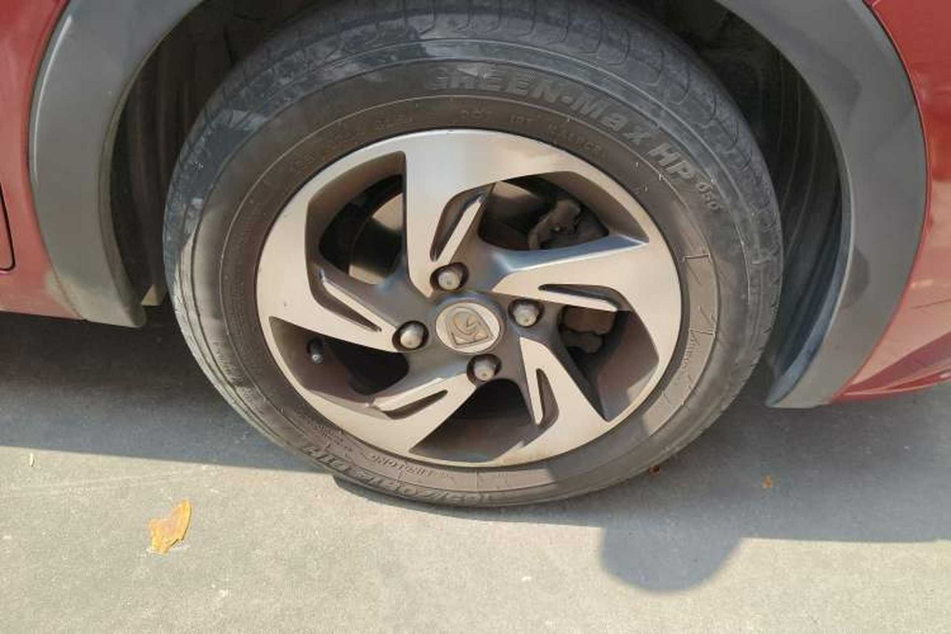 Used Baojun 310 2017 1.5L Automatic Luxury Model Right Front Wheel Hub