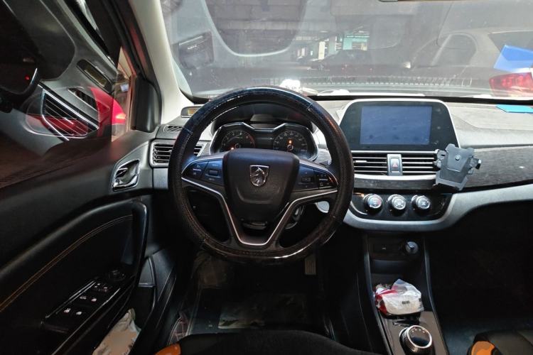 Used Baojun 310 2017 1.5L Automatic Luxury Model Steering Wheel