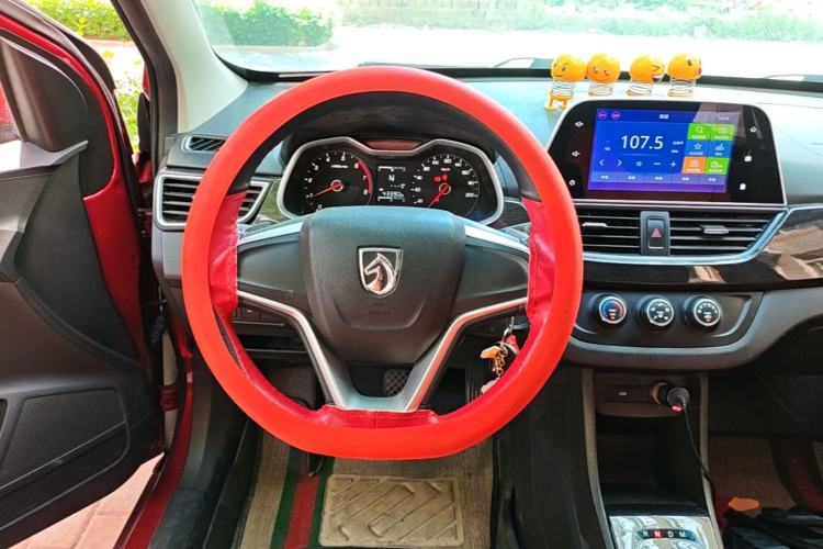 Used Baojun 310 2017 1.5L Automatic Fashion Model Steering Wheel