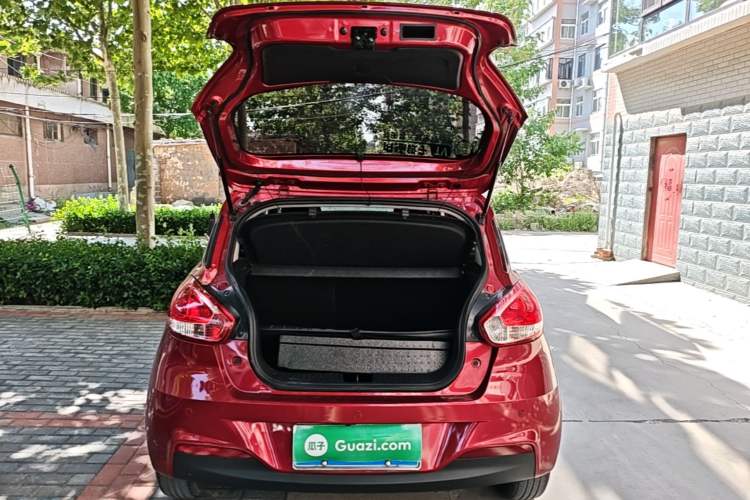 Used Baojun 310 2017 1.5L Automatic Fashion Model Trunk