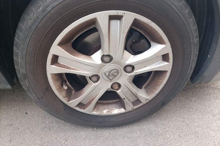 Used Baojun 310 2017 1.5L Manual Luxury Model Right Front Wheel Hub