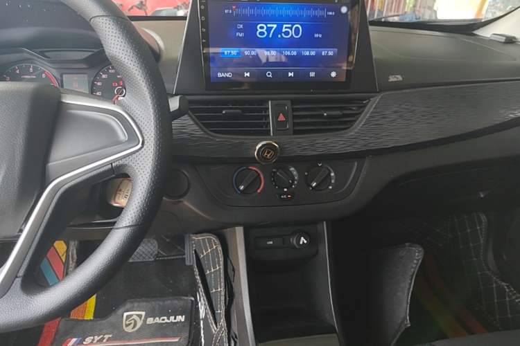 Used Baojun 310 2017 1.5L automatic comfort version Audio And AC Panel