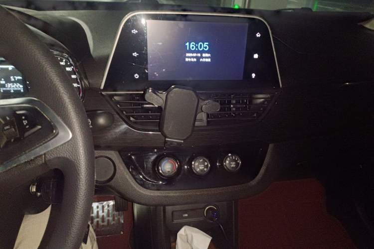 Used Baojun 310 2017 1.5L Manual Luxury Model Audio And AC Panel