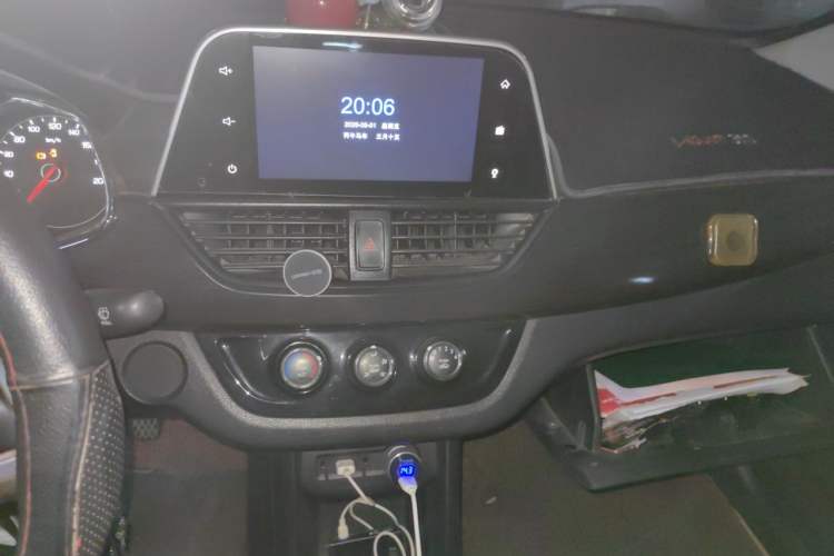 Used Baojun 310 2017 1.5L Manual Luxury Model Audio And AC Panel