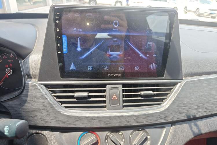 Used Baojun 310 2017 1.5L automatic comfort version Audio And AC Panel
