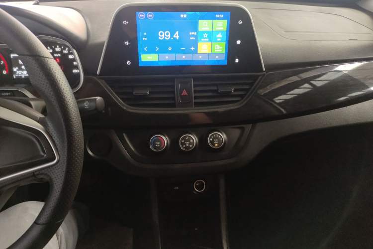Used Baojun 310 2017 1.5L Automatic Fashion Model Audio And AC Panel