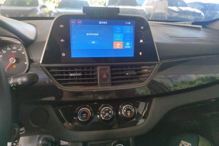 Used Baojun 310 2017 1.5L Manual Luxury Model Audio And AC Panel