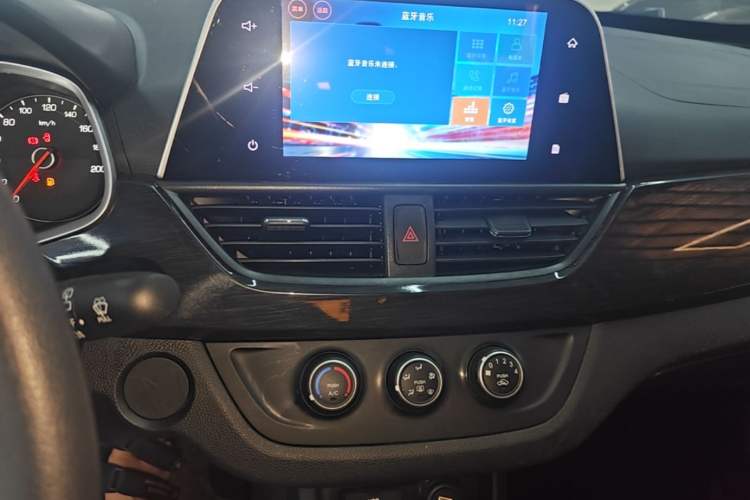 Used Baojun 310 2017 1.5L Manual Fashion Model Audio And AC Panel