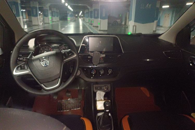 Used Baojun 310 2017 1.5L Manual Luxury Model Center Console