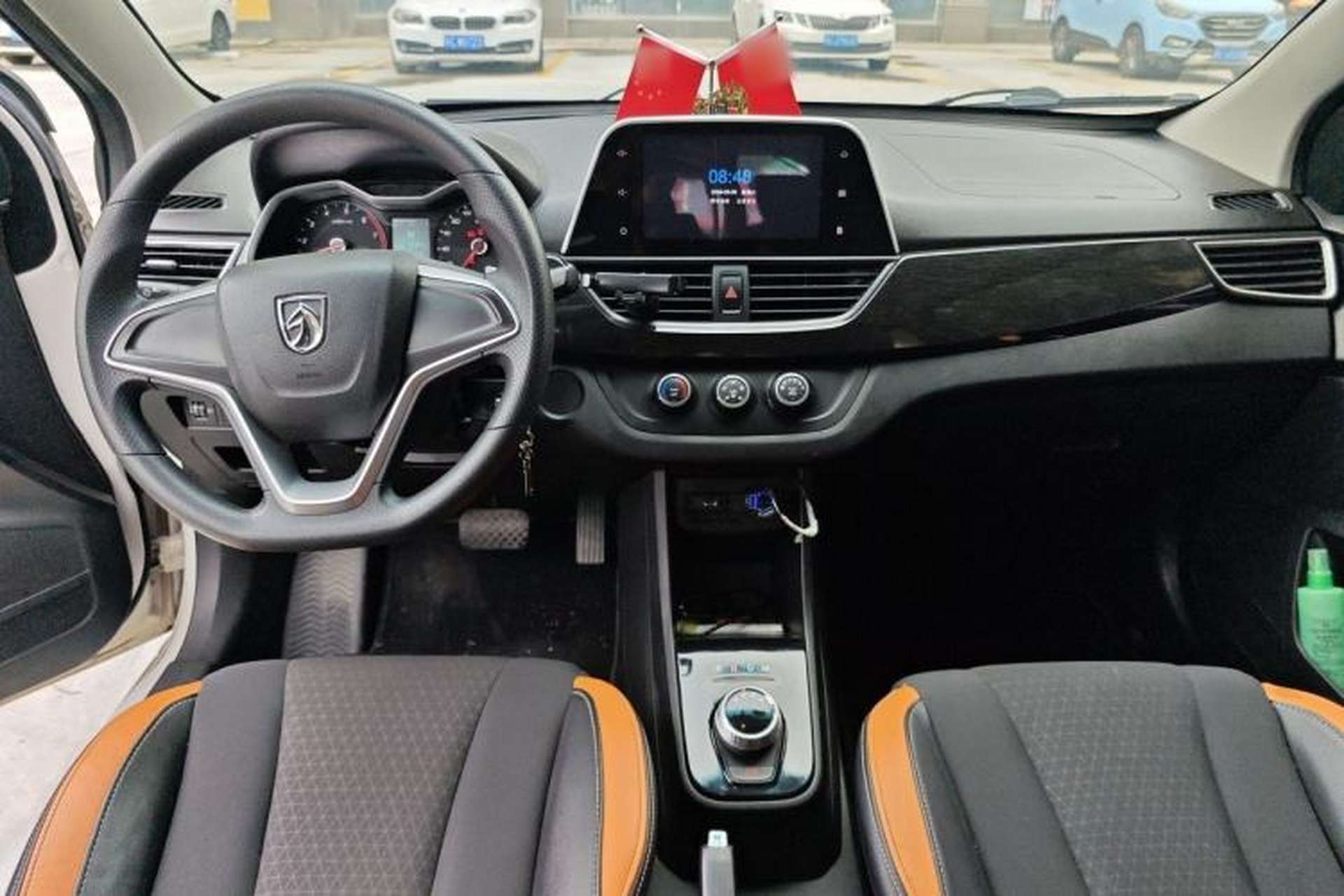 Used Baojun 310 2017 1.5L Automatic Fashion Model Center Console