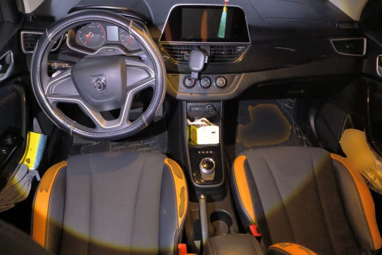 Used Baojun 310 2017 1.5L Automatic Fashion Model Center Console