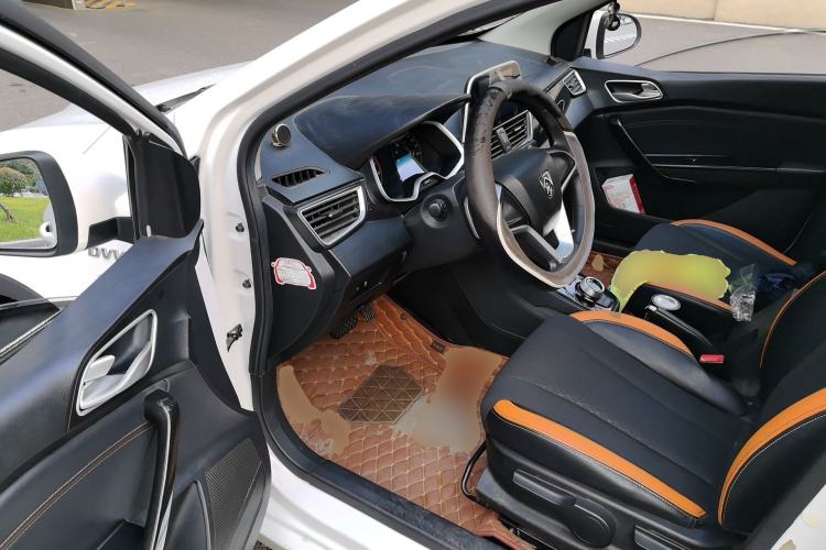 Used Baojun 310 2017 1.5L Automatic Fashion Model Driver Seat