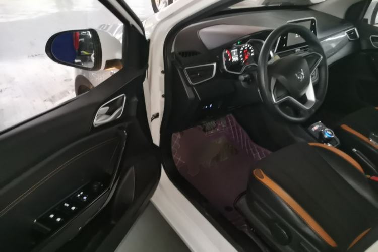 Used Baojun 310 2017 1.5L Automatic Fashion Model Driver Seat