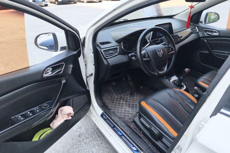 Used Baojun 310 2017 1.5L Manual Luxury Model Driver Seat