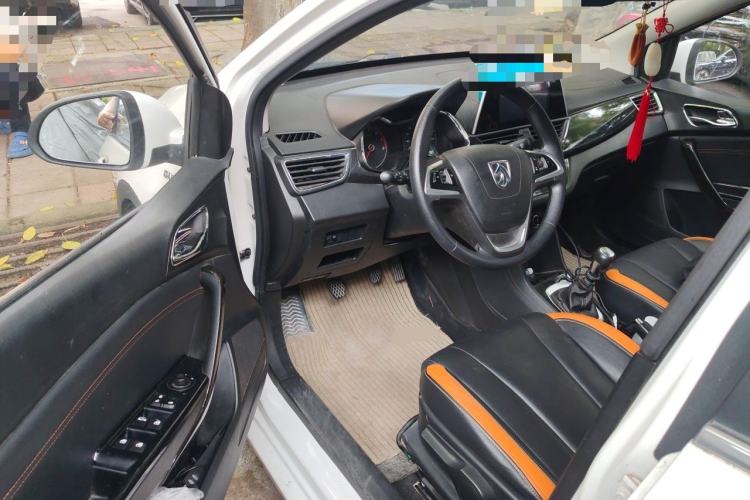 Used Baojun 310 2017 1.5L Manual Luxury Model Driver Seat