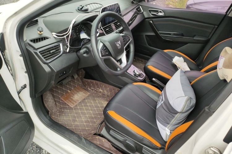 Used Baojun 310 2017 1.5L Automatic Luxury Model Driver Seat
