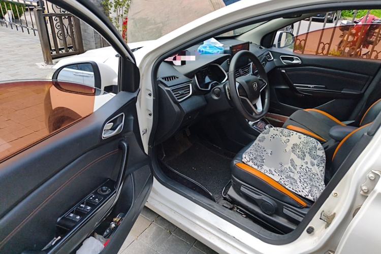 Used Baojun 310 2017 1.5L Automatic Fashion Model Driver Seat