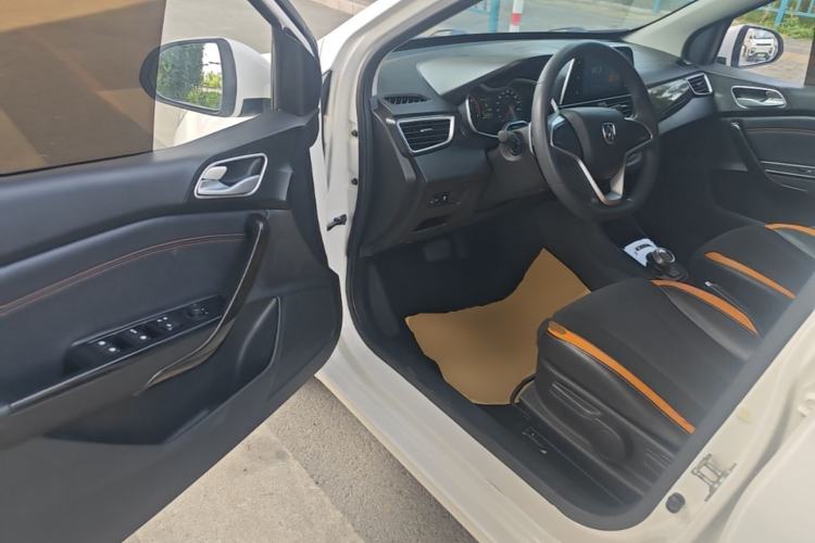 Used Baojun 310 2017 1.5L Automatic Fashion Model Driver Seat