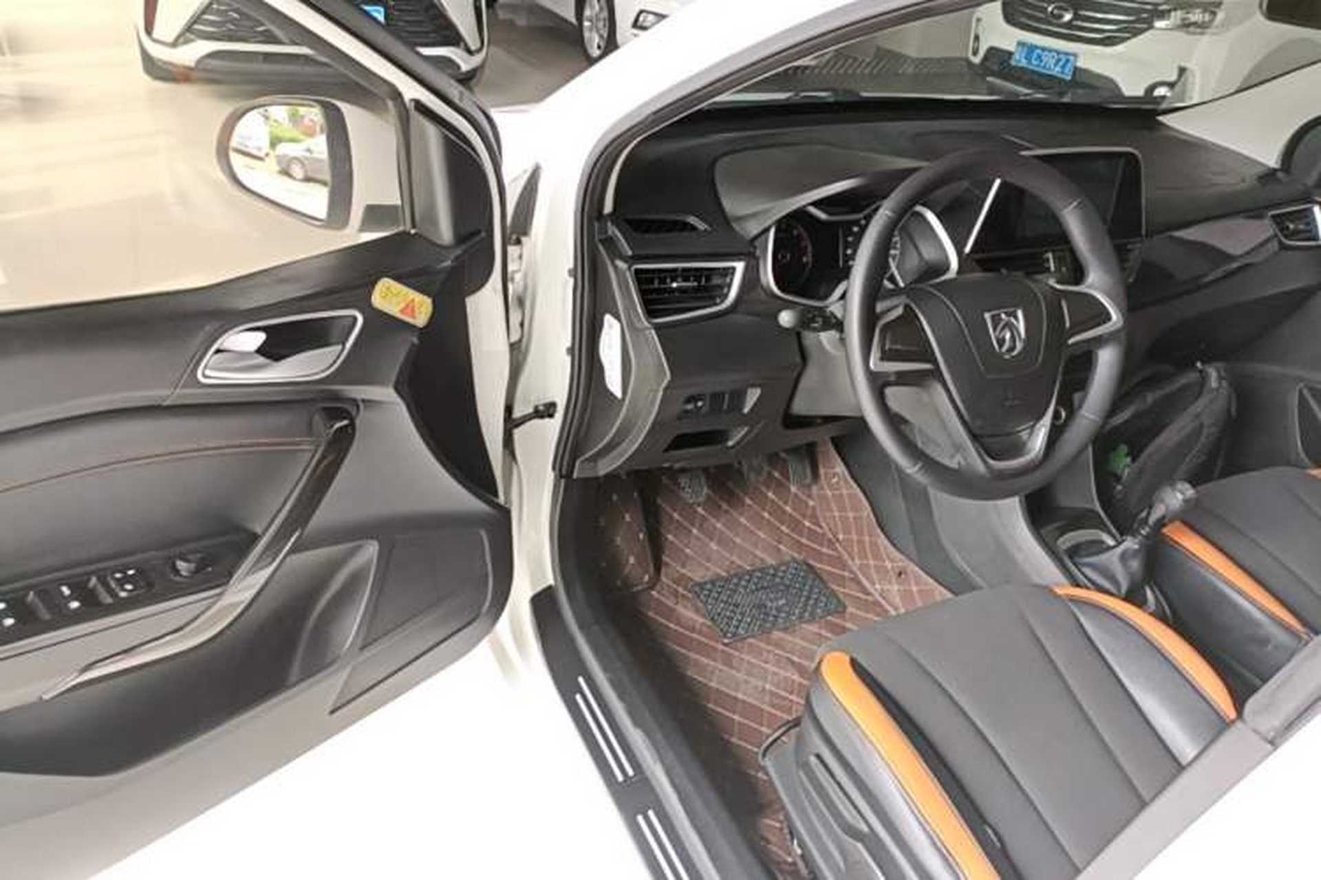 Used Baojun 310 2017 1.5L Manual Fashion Model Driver Seat