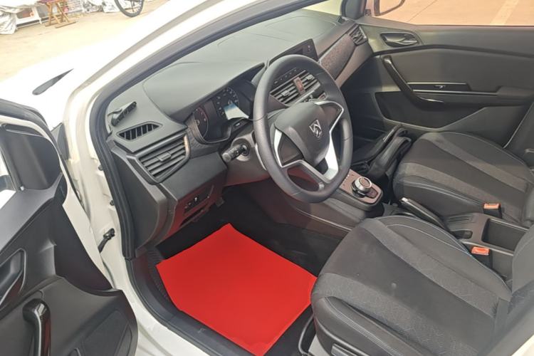 Used Baojun 310 2017 1.5L automatic comfort version Driver Seat