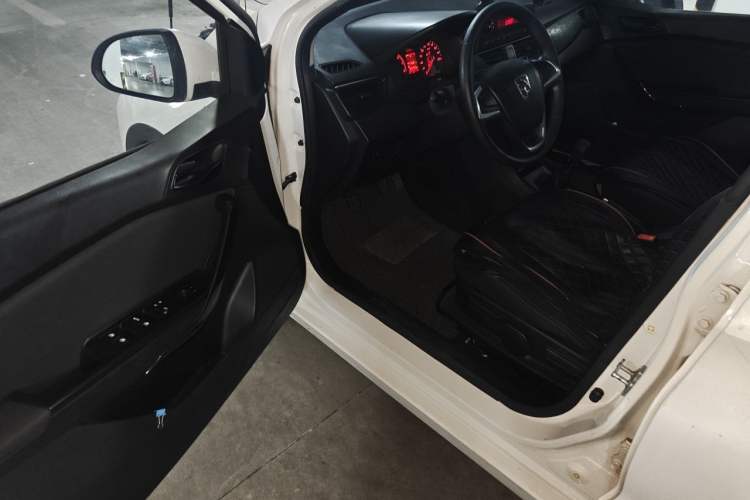 Used Baojun 310 2017 1.5L manual Comfort trim Driver Seat