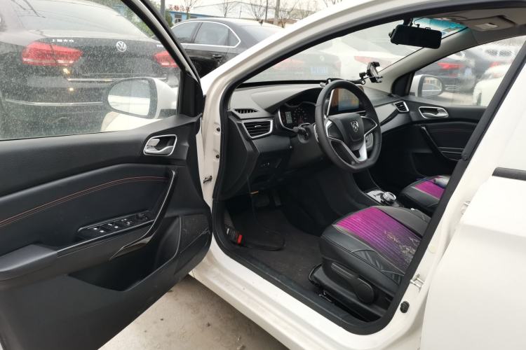 Used Baojun 310 2017 1.5L Automatic Fashion Model Driver Seat