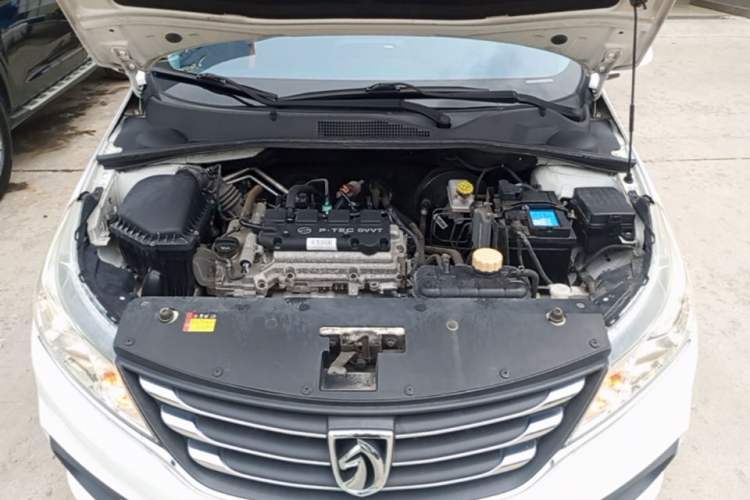 Used Baojun 310 2017 1.5L Manual Fashion Model Engine Bay