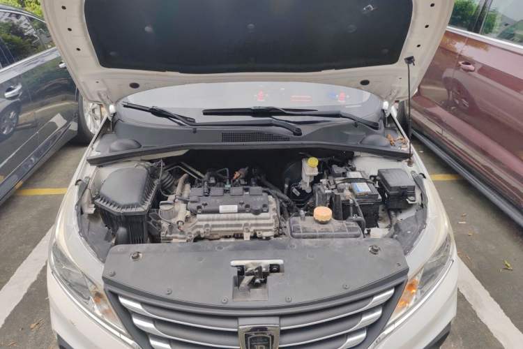 Used Baojun 310 2017 1.5L Automatic Fashion Model Engine Bay