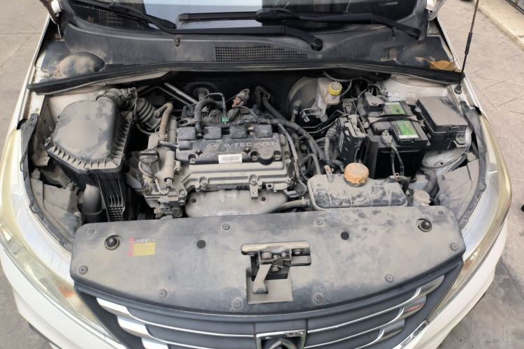 Used Baojun 310 2017 1.5L Automatic Fashion Model Engine Bay