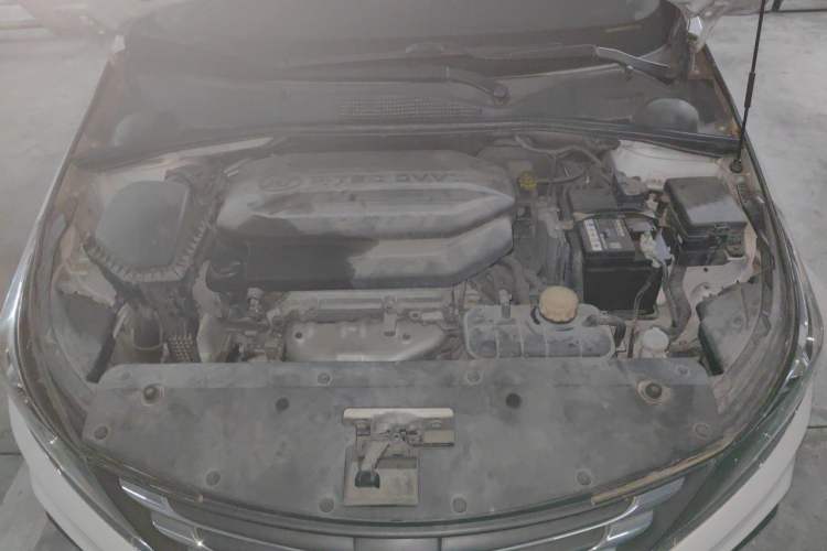 Used Baojun 310 2017 1.5L Manual Luxury Model Engine Bay