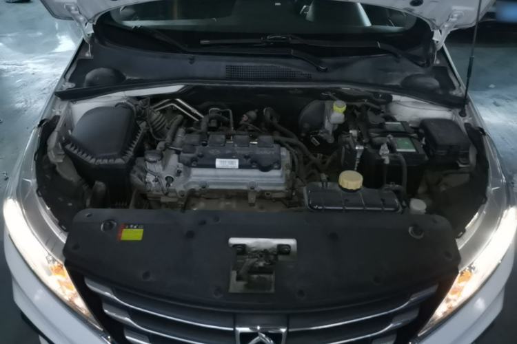 Used Baojun 310 2017 1.5L Automatic Fashion Model Engine Bay