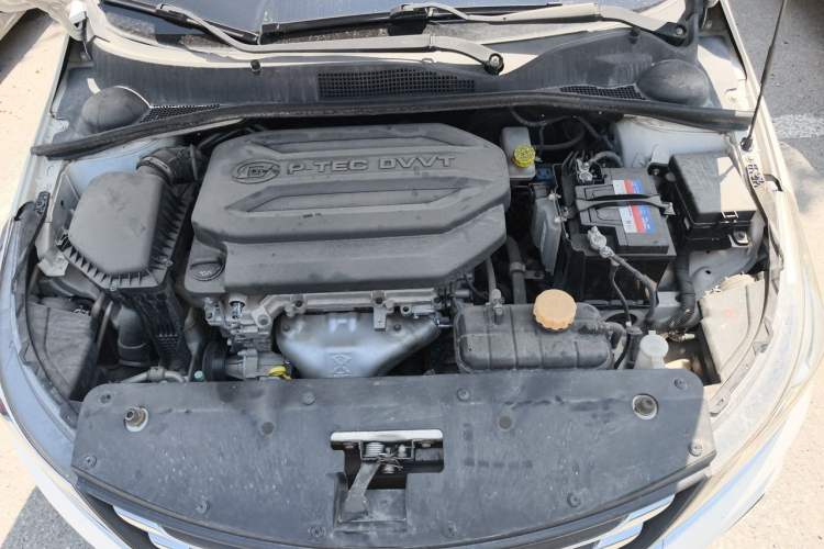 Used Baojun 310 2017 1.5L Manual Luxury Model Engine Bay