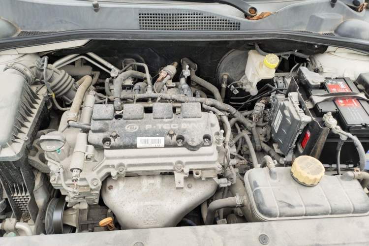 Used Baojun 310 2017 1.5L Automatic Luxury Model Engine Bay