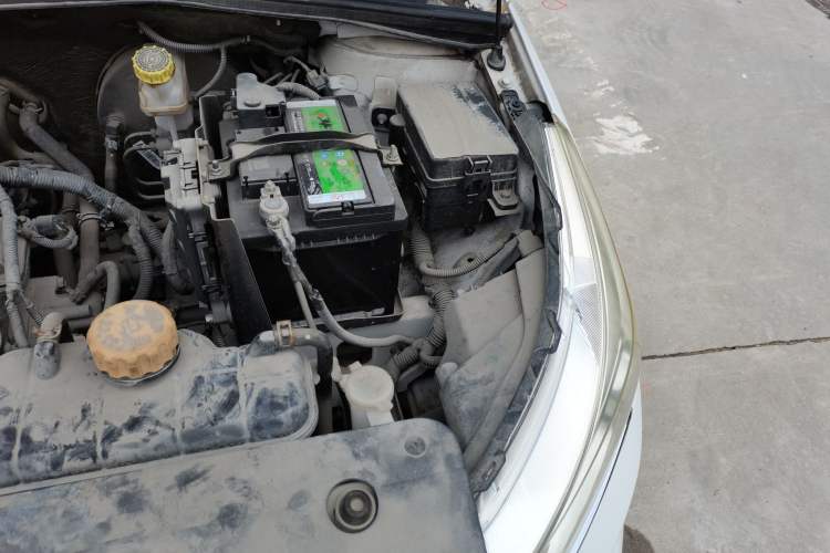 Used Baojun 310 2017 1.5L Automatic Fashion Model Engine Bay Left
